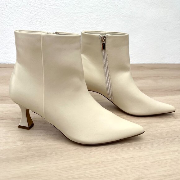 EUC Abercrombie & Fitch Vegan Leather Cream Booties 2.5" Sculpted Kitten Heel - Picture 1 of 16